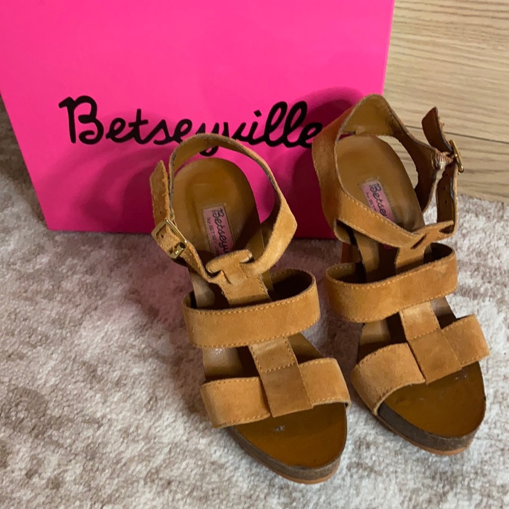 Suede heels